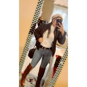 Meet your Posher, Leslie